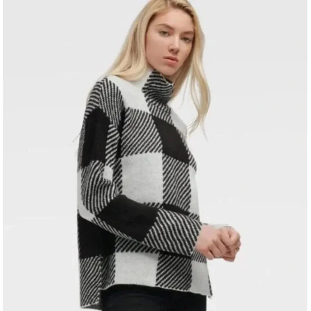 Dkny Women's Ivory/Black Plaid Pull Over Turtleneck Sweater Size XL